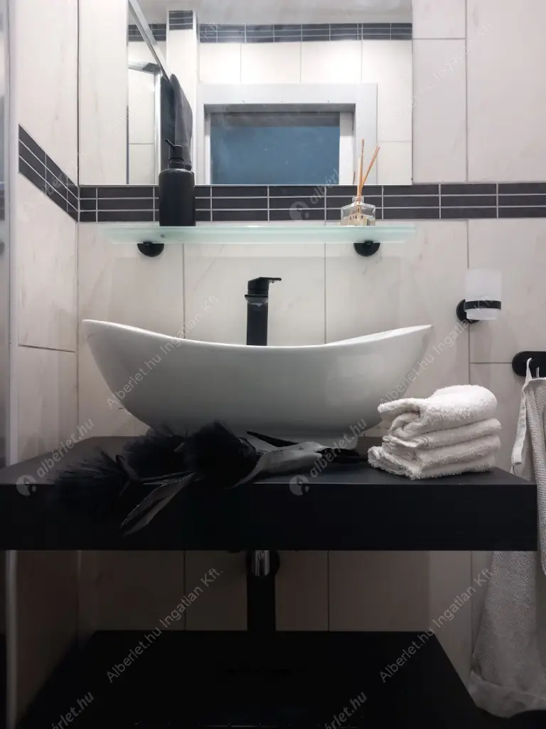 Kiadó albérlet 350000 Ft/hó áron: Budapest, VI. kerület  Paulay Ede utca. Mérete: 38 nm, 2 szobás | Alberlet.hu - 6635469