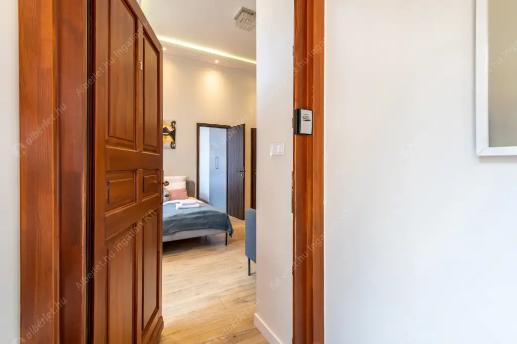 Kiadó albérlet 300000 Ft/hó áron: Budapest, VI. kerület  Paulay Ede utca. Mérete: 39 nm, 2 szobás | Alberlet.hu - 6617522