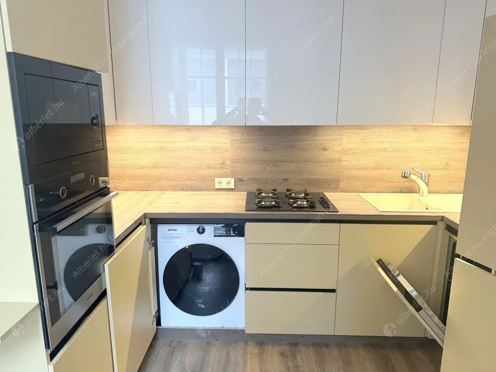 Kiadó albérlet 265000 Ft/hó áron: Budapest, VI. kerület  Paulay Ede utca. Mérete: 46 nm, 2 szobás | Alberlet.hu - 6589301