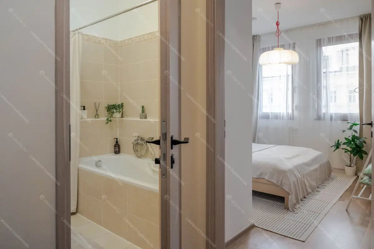 Kiadó albérlet 300000 Ft/hó áron: Budapest, VI. kerület  Paulay Ede utca. Mérete: 50 nm, 2 szobás | Alberlet.hu - 6661650