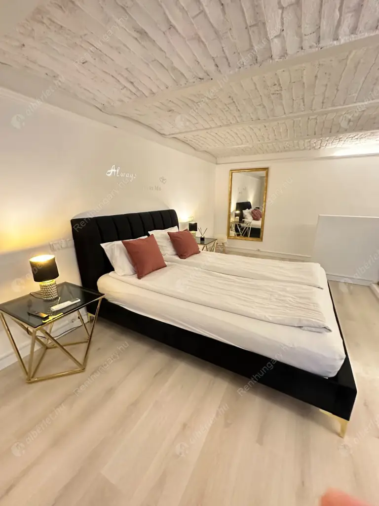 Kiadó albérlet 330000 Ft/hó áron: Budapest, VI. kerület  Paulay Ede utca. Mérete: 52 nm, 1 szobás | Alberlet.hu - 6616695