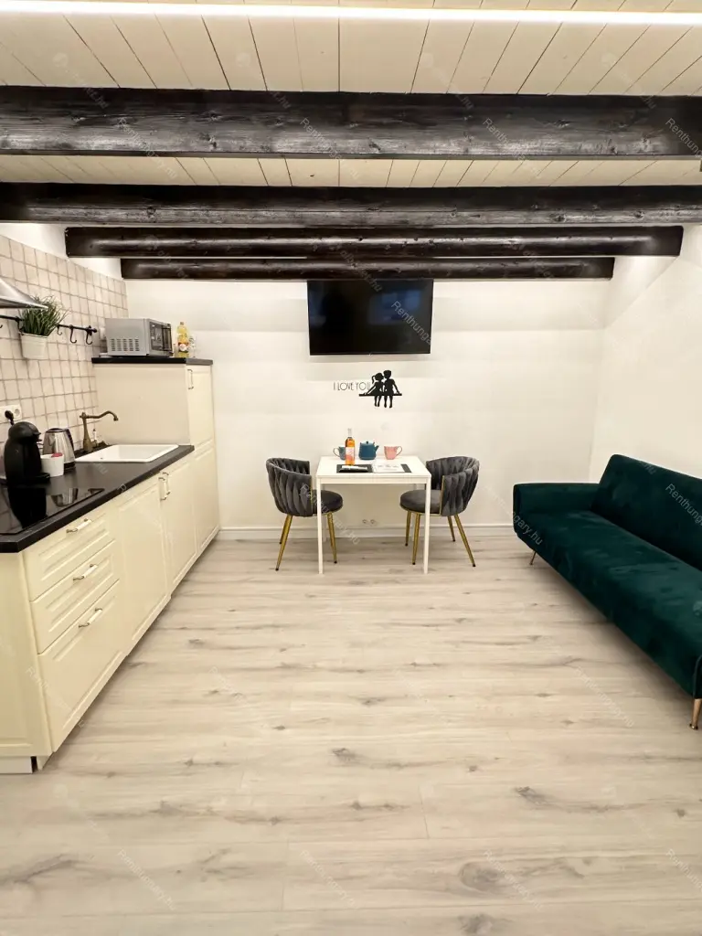 Kiadó albérlet 269000 Ft/hó áron: Budapest, VI. kerület  Paulay Ede utca. Mérete: 52 nm, 1 szobás | Alberlet.hu - 6661556