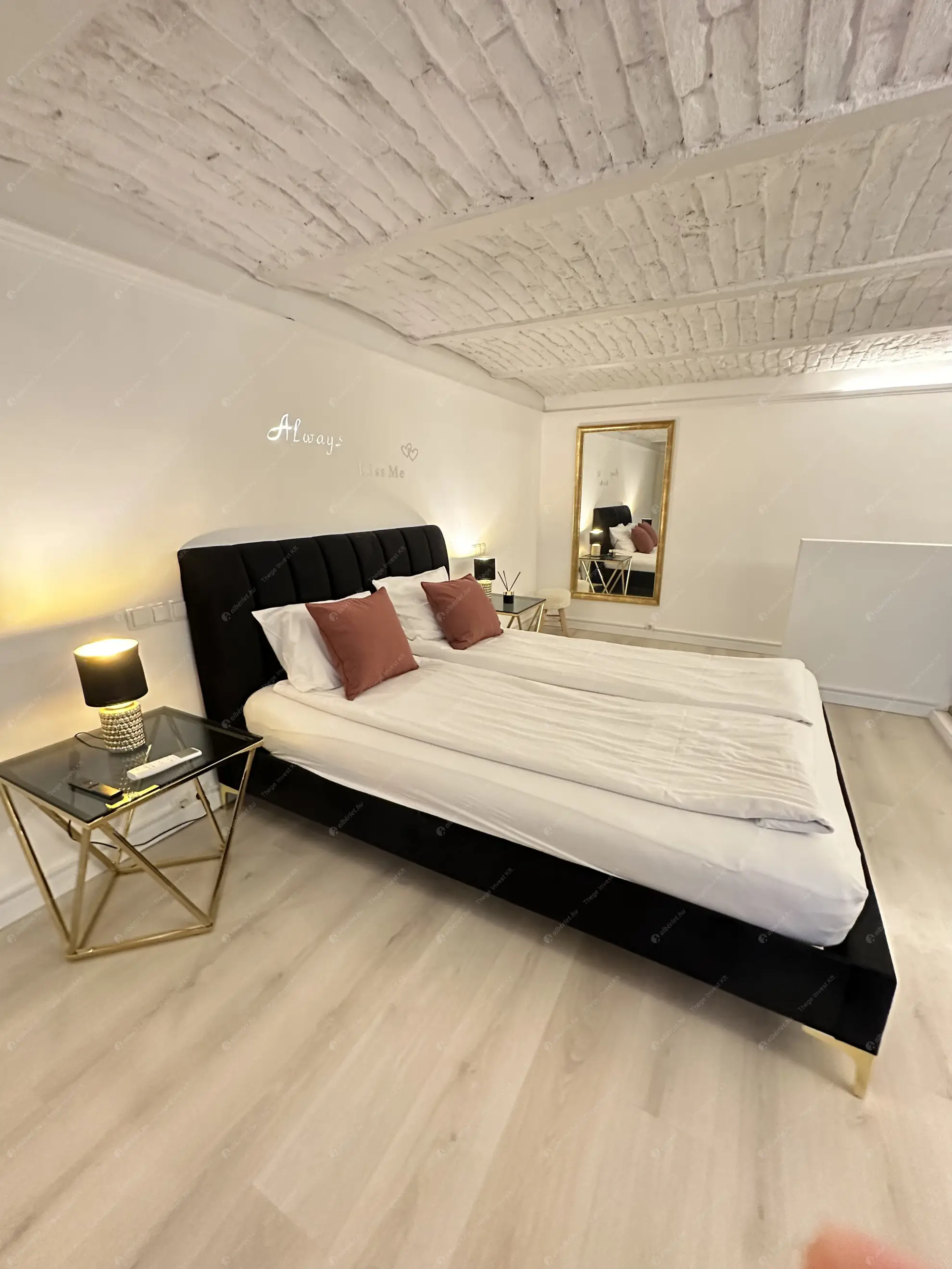 Kiadó albérlet 330000 Ft/hó áron: Budapest, VI. kerület  Paulay Ede utca. Mérete: 52 nm, 2 szobás | Alberlet.hu - 6544592