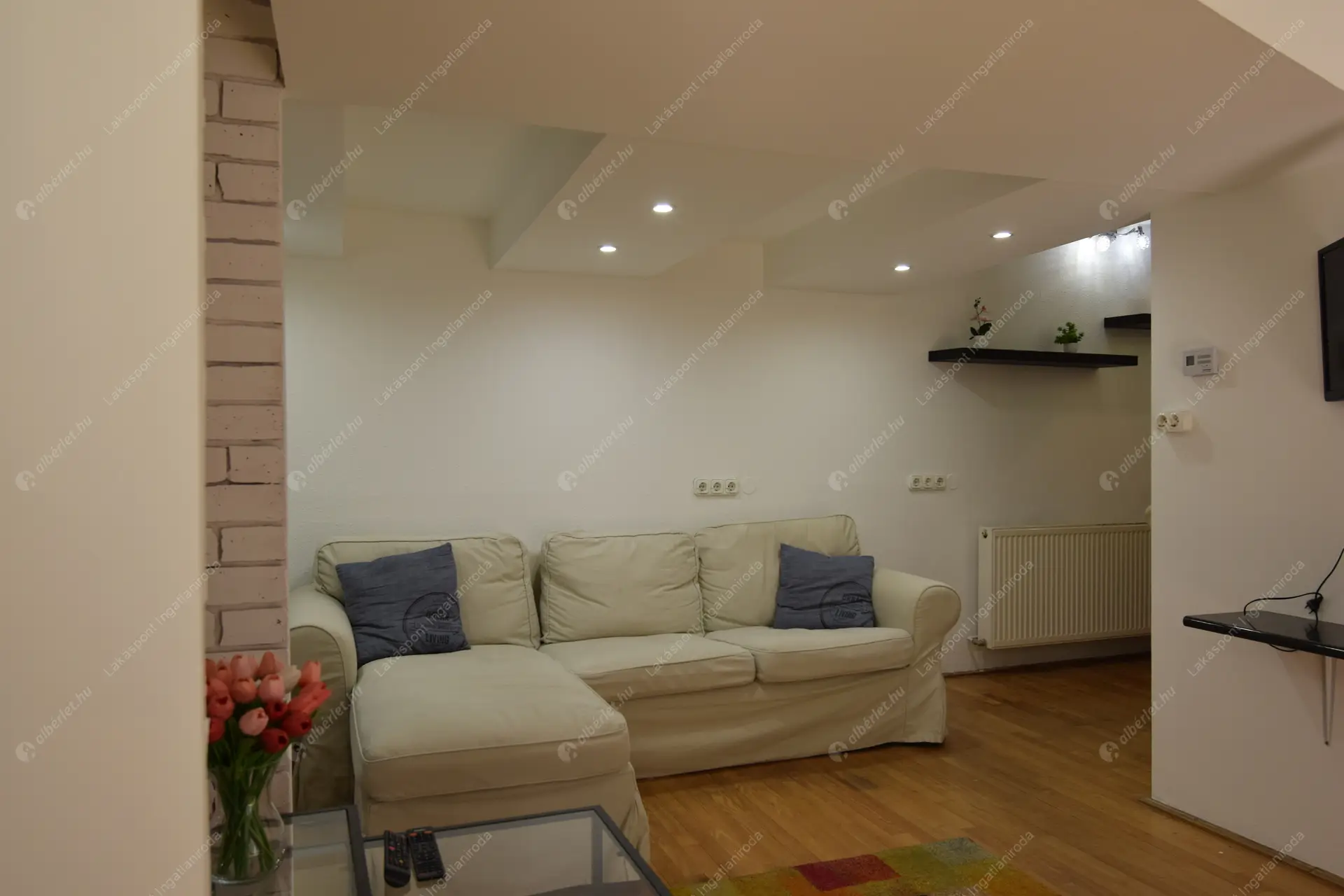 Kiadó albérlet 260000 Ft/hó áron: Budapest, VI. kerület  Paulay Ede utca. Mérete: 54 nm, 3 szobás | Alberlet.hu - 6485214