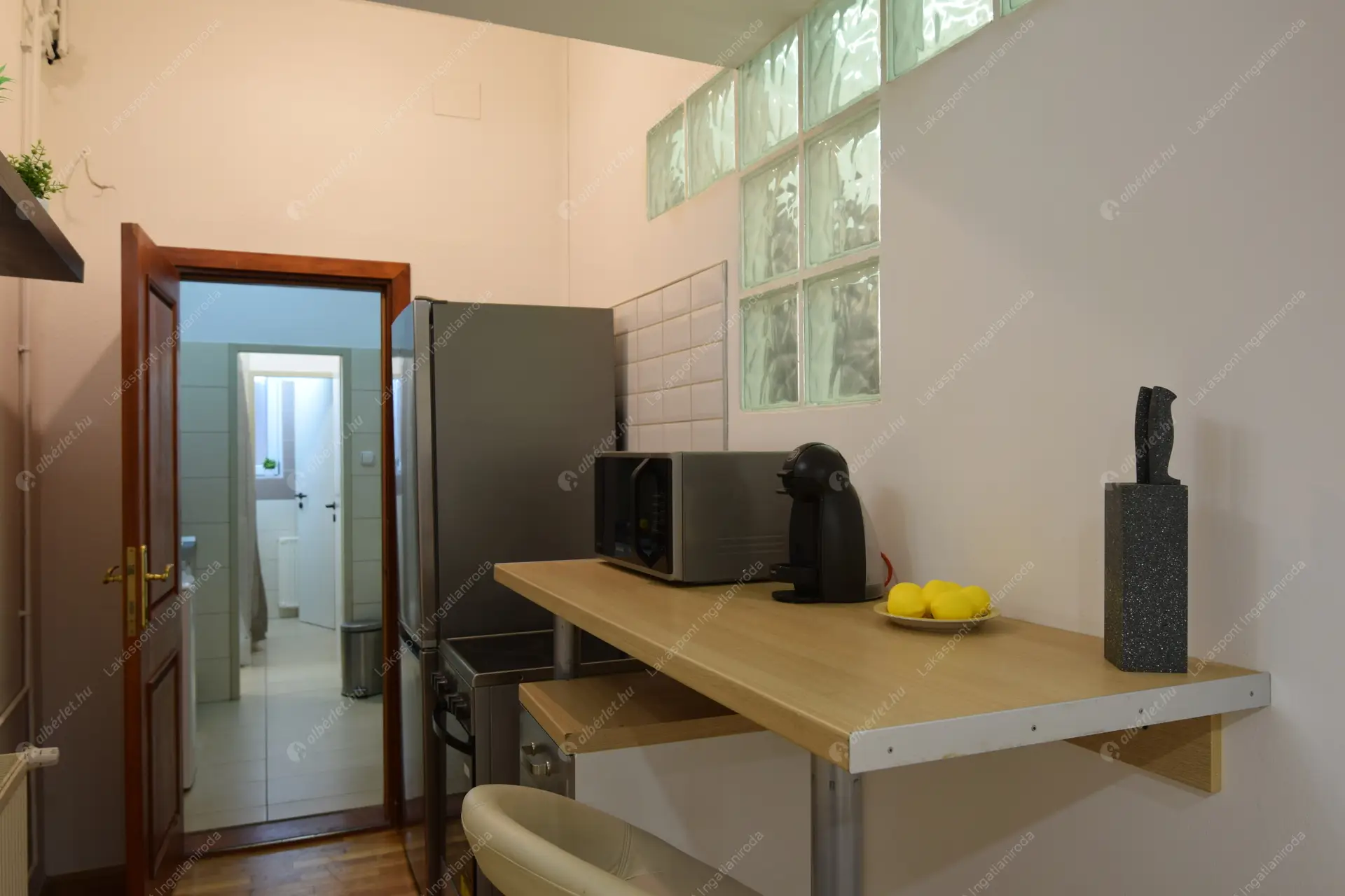 Kiadó albérlet 260000 Ft/hó áron: Budapest, VI. kerület  Paulay Ede utca. Mérete: 54 nm, 3 szobás | Alberlet.hu - 6485219