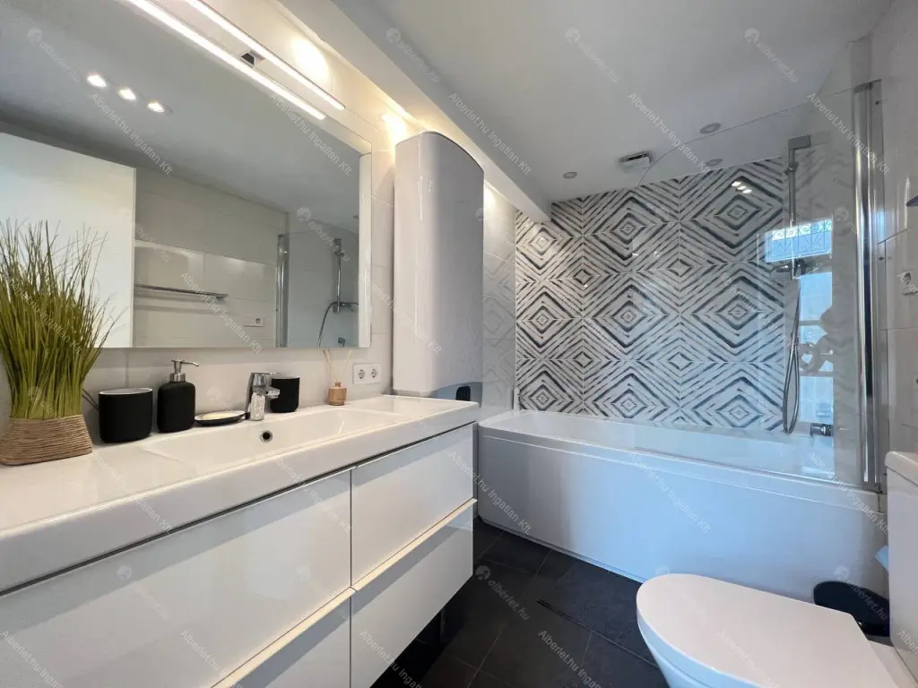 Kiadó albérlet 400000 Ft/hó áron: Budapest, VI. kerület  Paulay Ede utca. Mérete: 62 nm, 3 szobás | Alberlet.hu - 6680254