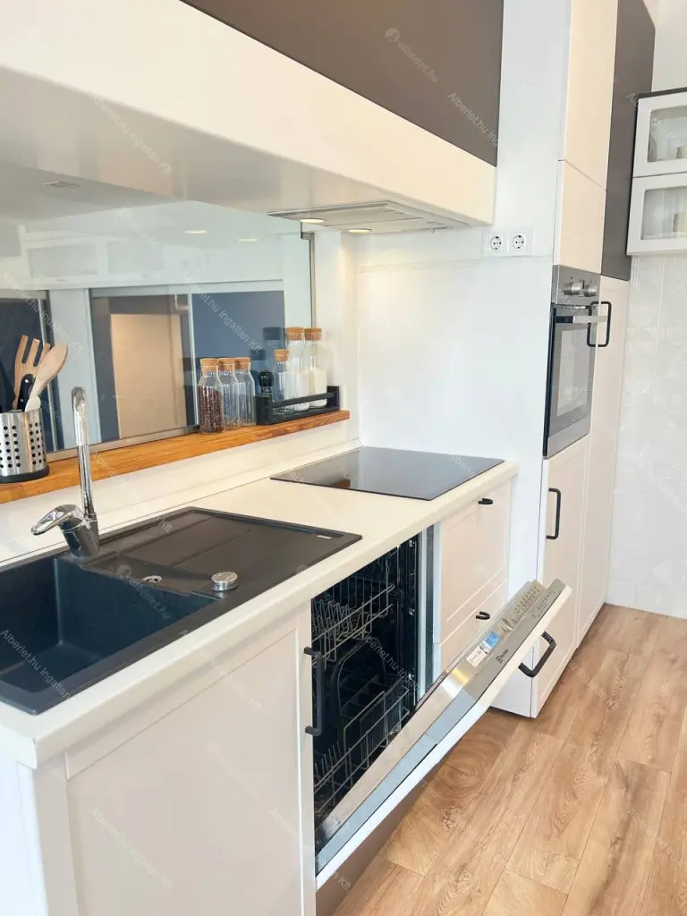 Kiadó albérlet 400000 Ft/hó áron: Budapest, VI. kerület  Paulay Ede utca. Mérete: 62 nm, 3 szobás | Alberlet.hu - 6680257