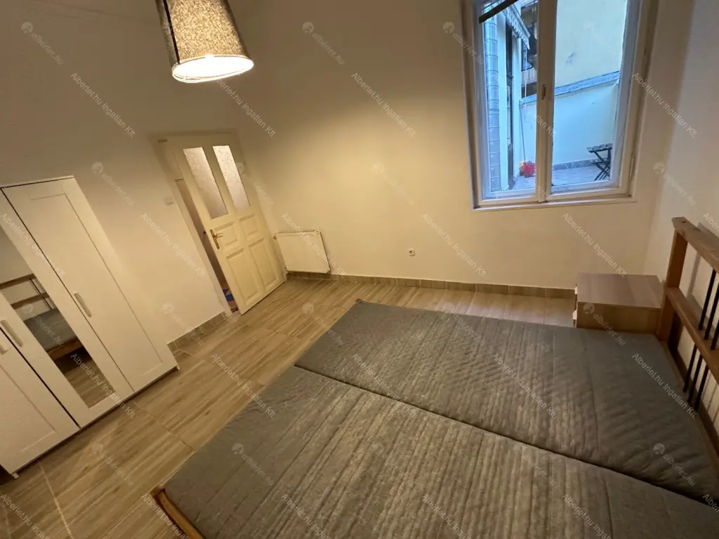 Kiadó albérlet 345000 Ft/hó áron: Budapest, VI. kerület  Paulay Ede utca. Mérete: 70 nm, 3 szobás | Alberlet.hu - 6709267