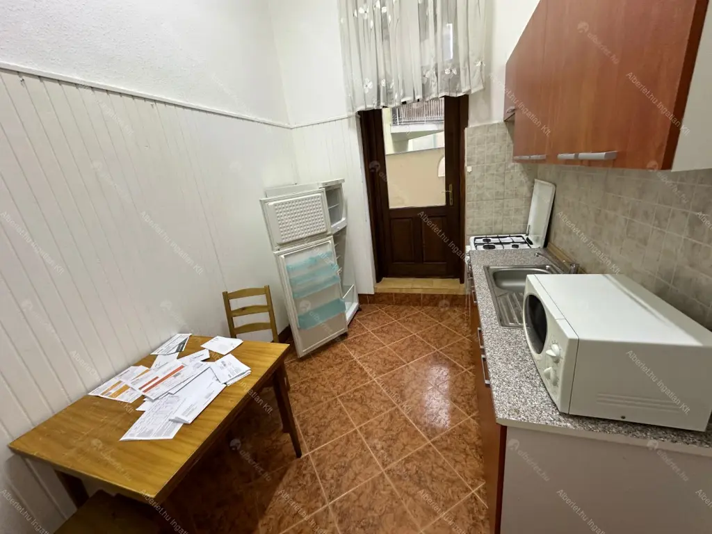 Kiadó albérlet 345000 Ft/hó áron: Budapest, VI. kerület  Paulay Ede utca. Mérete: 70 nm, 3 szobás | Alberlet.hu - 6709279