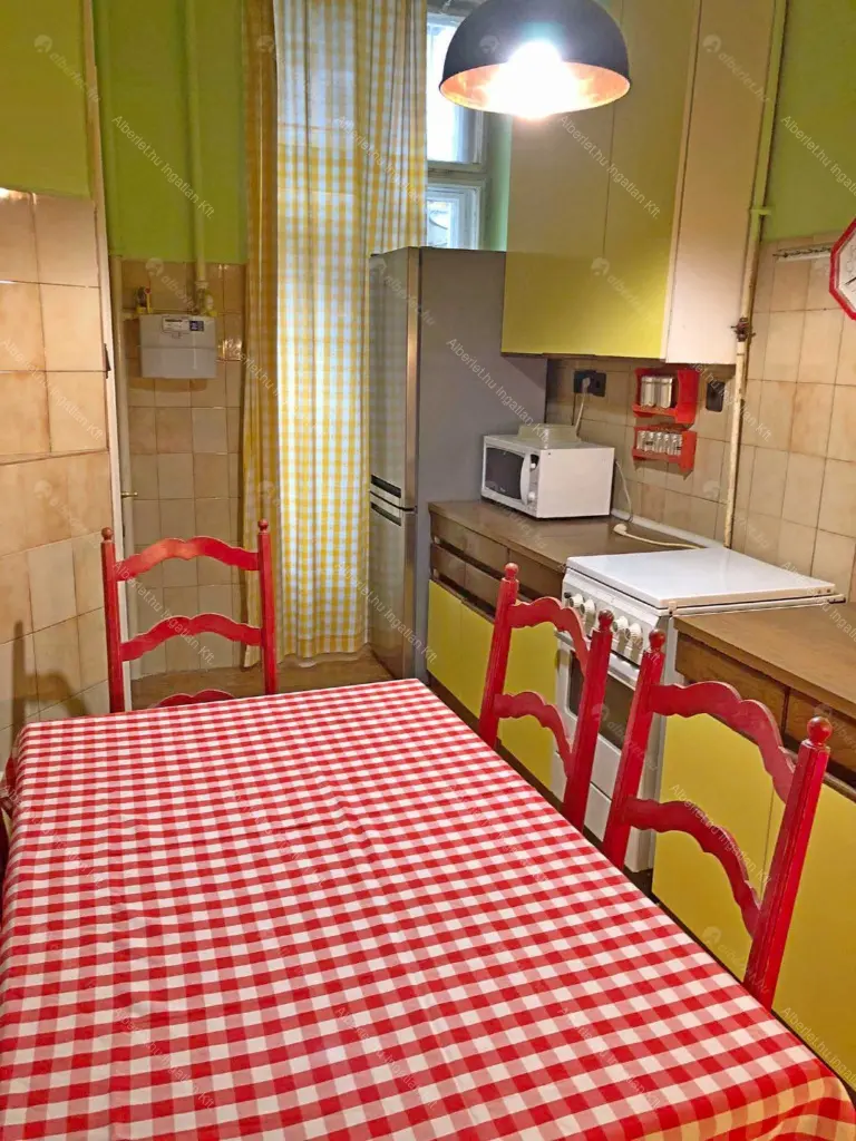 Kiadó albérlet 280000 Ft/hó áron: Budapest, VI. kerület  Paulay Ede utca. Mérete: 86 nm, 2 szobás | Alberlet.hu - 6663855