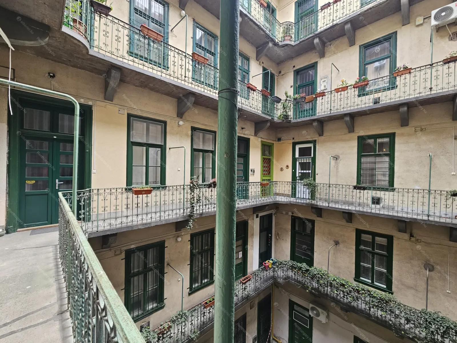 Kiadó albérlet 205000 Ft/hó áron: Budapest, VI. kerület  Podmaniczky utca. Mérete: 31 nm, 1 szobás | Alberlet.hu - 6700624