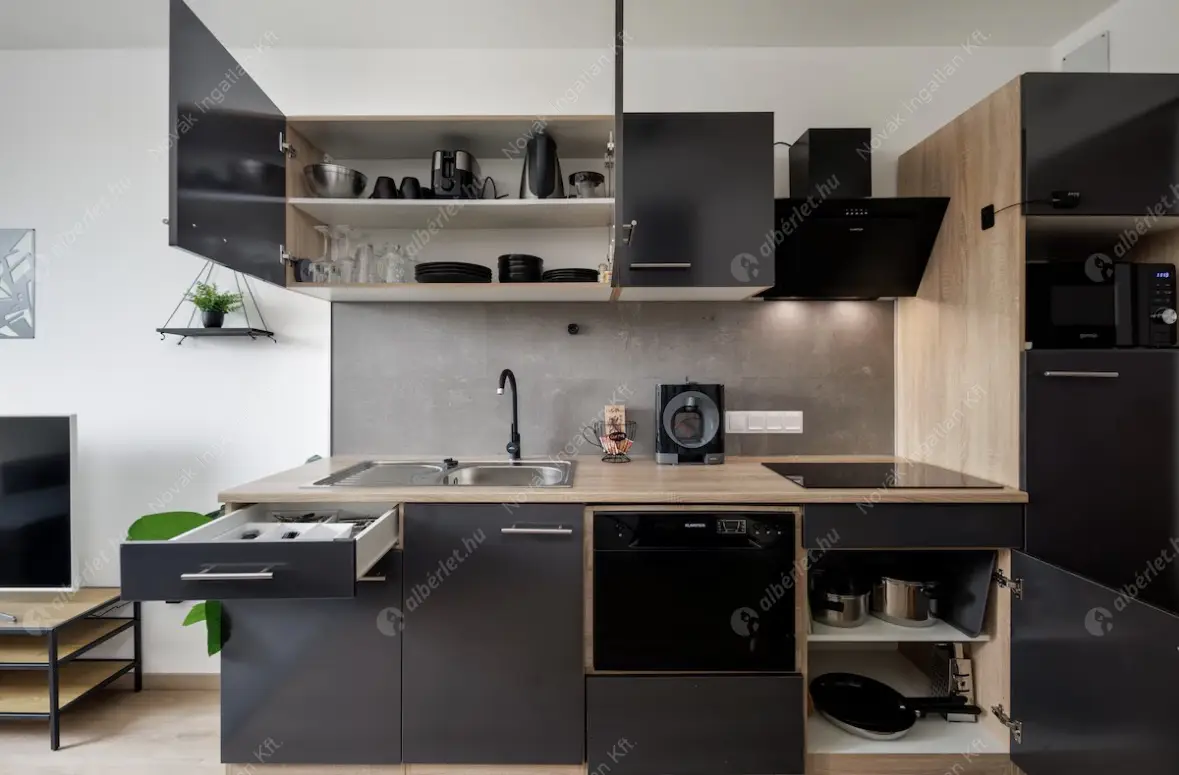 Kiadó albérlet 250000 Ft/hó áron: Budapest, VI. kerület  Podmaniczky utca. Mérete: 32 nm, 1 szobás | Alberlet.hu - 6605071