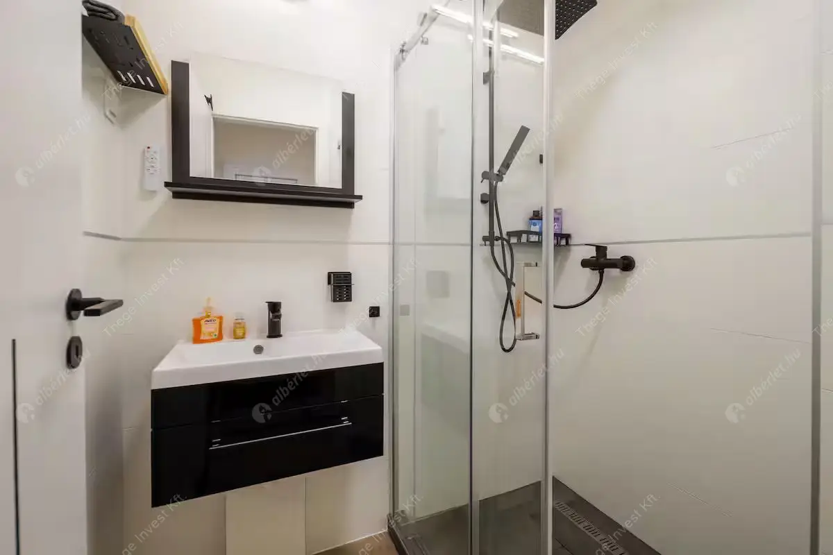 Kiadó albérlet 250000 Ft/hó áron: Budapest, VI. kerület  Podmaniczky utca. Mérete: 32 nm, 2 szobás | Alberlet.hu - 6613005