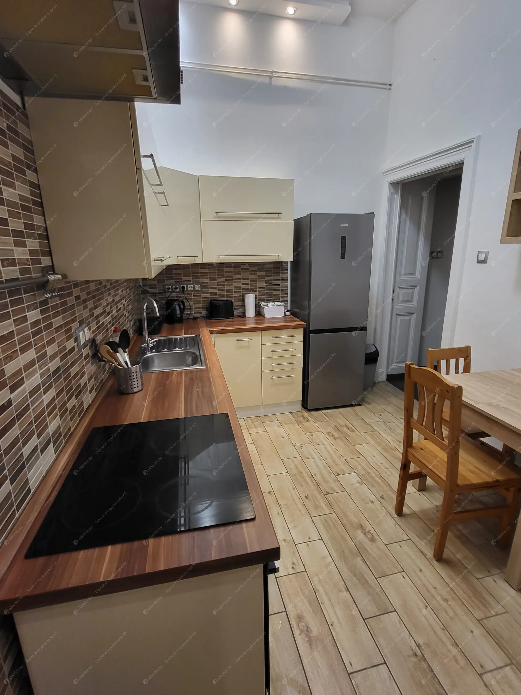 Kiadó albérlet 270000 Ft/hó áron: Budapest, VI. kerület  Podmaniczky utca. Mérete: 46 nm, 1 szobás | Alberlet.hu - 6590907