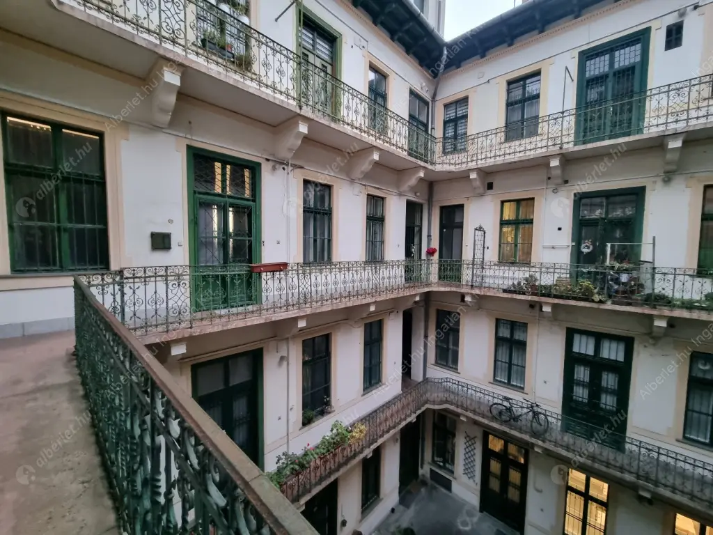 Kiadó albérlet 240000 Ft/hó áron: Budapest, VI. kerület  Podmaniczky utca. Mérete: 47 nm, 1 szobás | Alberlet.hu - 6598913