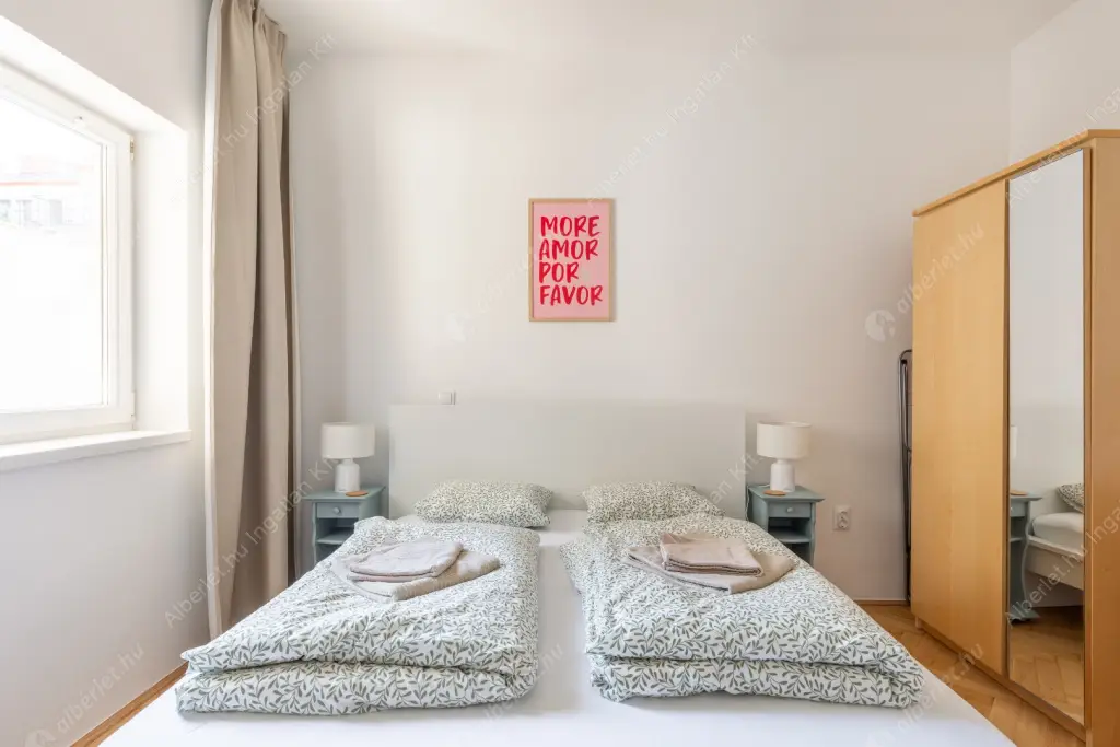 Kiadó albérlet 360000 Ft/hó áron: Budapest, VI. kerület  Podmaniczky utca. Mérete: 52 nm, 2 szobás | Alberlet.hu - 6598361