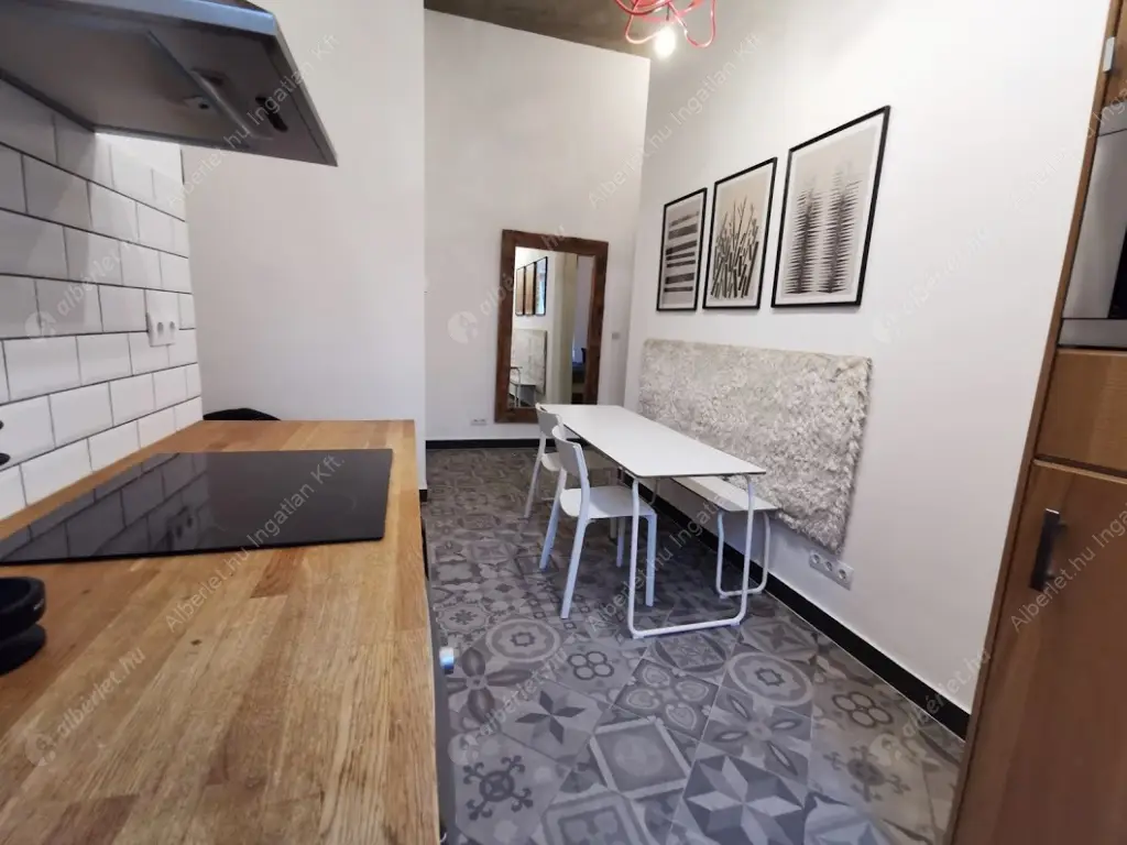 Kiadó albérlet 320000 Ft/hó áron: Budapest, VI. kerület  Podmaniczky utca. Mérete: 54 nm, 1 szobás | Alberlet.hu - 6565053