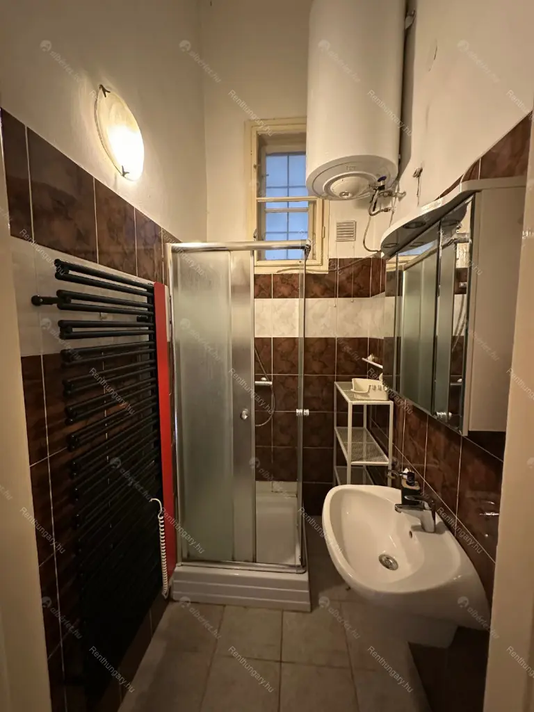 Kiadó albérlet 200000 Ft/hó áron: Budapest, VI. kerület  Podmaniczky utca. Mérete: 65 nm, 2 szobás | Alberlet.hu - 6703151