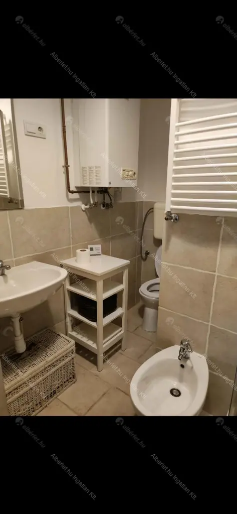 Kiadó albérlet 698000 Ft/hó áron: Budapest, VI. kerület  Podmaniczky utca. Mérete: 66 nm, 3 szobás | Alberlet.hu - 6647573