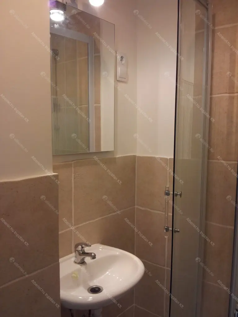 Kiadó albérlet 698000 Ft/hó áron: Budapest, VI. kerület  Podmaniczky utca. Mérete: 66 nm, 3 szobás | Alberlet.hu - 6647574