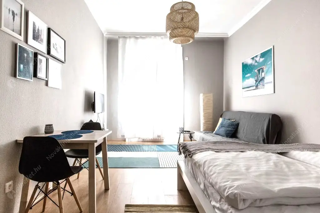 Kiadó albérlet 240000 Ft/hó áron: Budapest, VI. kerület  Révay köz. Mérete: 33 nm, 1 szobás | Alberlet.hu - 6624487