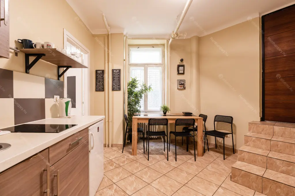 Kiadó albérlet 290000 Ft/hó áron: Budapest, VI. kerület  Révay köz. Mérete: 68 nm, 2 szobás | Alberlet.hu - 6646503