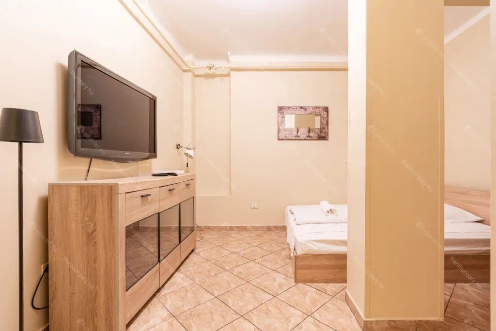 Kiadó albérlet 280000 Ft/hó áron: Budapest, VI. kerület  Révay köz. Mérete: 68 nm, 2 szobás | Alberlet.hu - 6686825