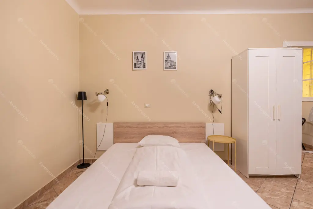 Kiadó albérlet 280000 Ft/hó áron: Budapest, VI. kerület  Révay köz. Mérete: 68 nm, 2 szobás | Alberlet.hu - 6686827