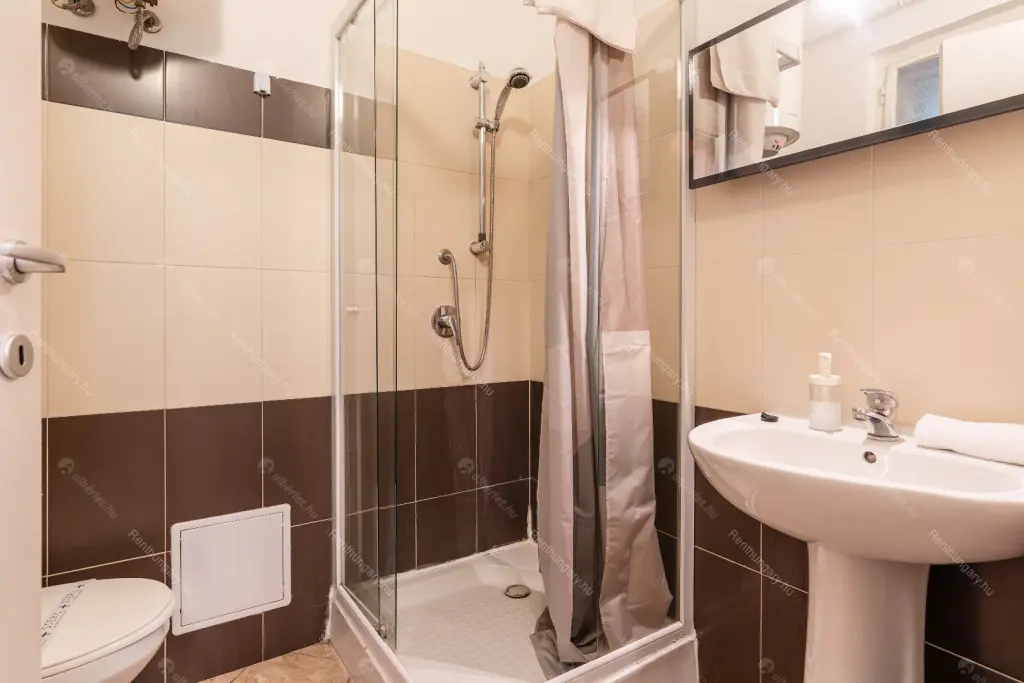 Kiadó albérlet 280000 Ft/hó áron: Budapest, VI. kerület  Révay köz. Mérete: 68 nm, 2 szobás | Alberlet.hu - 6686829