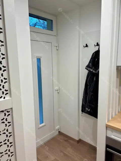 Kiadó albérlet 295000 Ft/hó áron: Budapest, VI. kerület  Rippl-Rónai utca. Mérete: 27 nm, 1 szobás | Alberlet.hu - 6642099