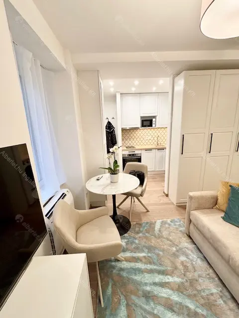 Kiadó albérlet 295000 Ft/hó áron: Budapest, VI. kerület  Rippl-Rónai utca. Mérete: 27 nm, 1 szobás | Alberlet.hu - 6642104