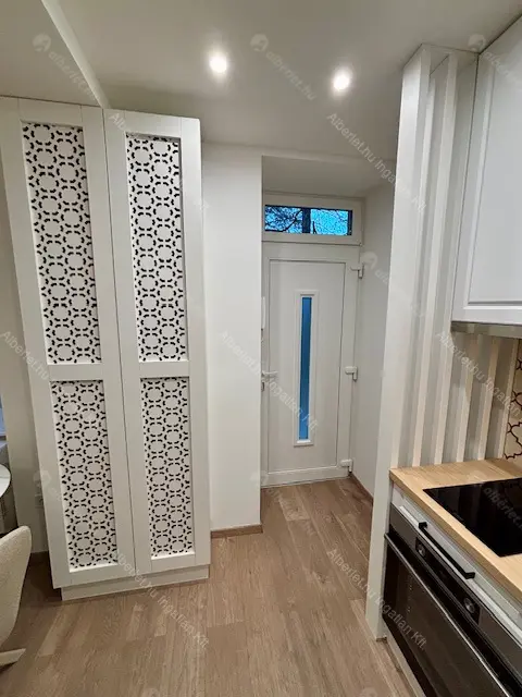 Kiadó albérlet 275000 Ft/hó áron: Budapest, VI. kerület  Rippl-Rónai utca. Mérete: 27 nm, 1 szobás | Alberlet.hu - 6643170