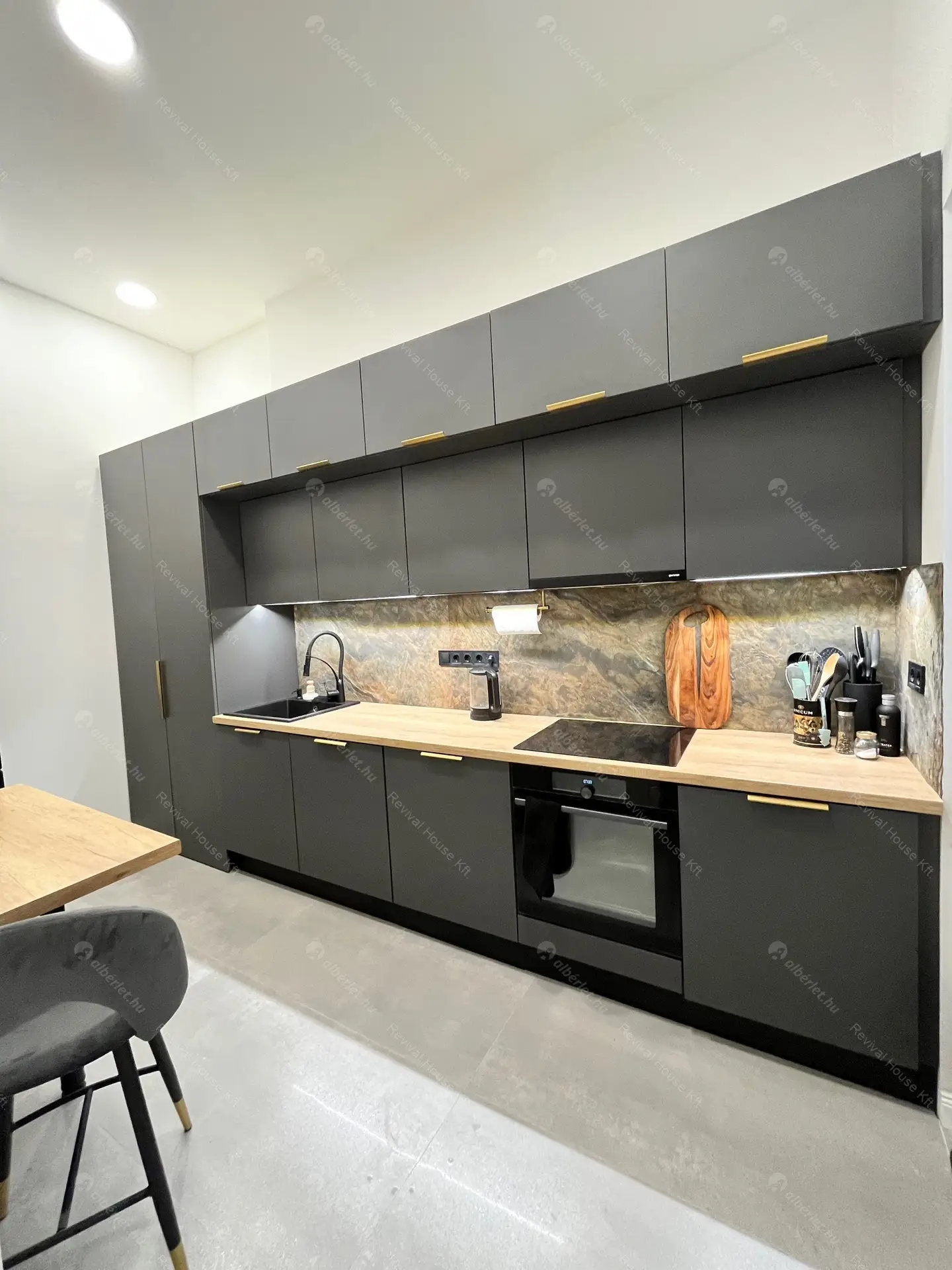 Kiadó albérlet 550000 Ft/hó áron: Budapest, VI. kerület  Rippl-Rónai utca. Mérete: 67 nm, 2 szobás | Alberlet.hu - 6407924