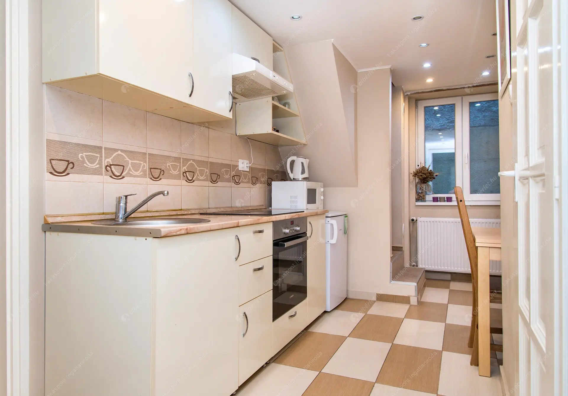 Kiadó albérlet 311000 Ft/hó áron: Budapest, VI. kerület  Rippl-Rónai utca. Mérete: 67 nm, 3 szobás | Alberlet.hu - 6541798