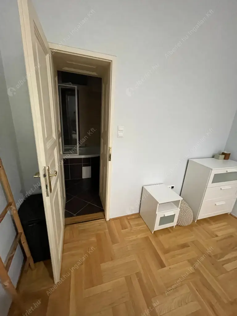 Kiadó albérlet 470000 Ft/hó áron: Budapest, VI. kerület  Rózsa utca. Mérete: 101 nm, 4 szobás | Alberlet.hu - 6615765
