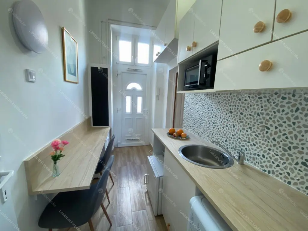 Kiadó albérlet 170000 Ft/hó áron: Budapest, VI. kerület  Rózsa utca. Mérete: 20 nm, 1 szobás | Alberlet.hu - 6650615