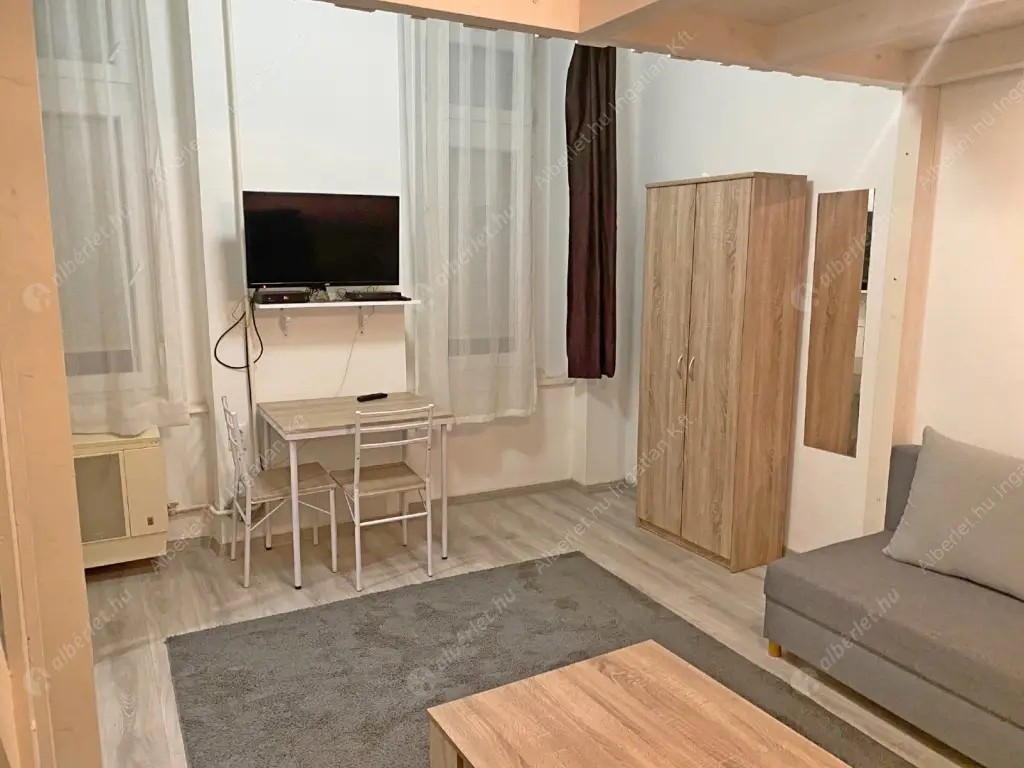 Kiadó albérlet 200000 Ft/hó áron: Budapest, VI. kerület  Rózsa utca. Mérete: 27 nm, 1 szobás | Alberlet.hu - 6598109