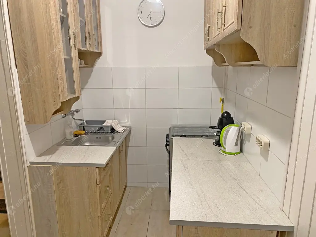 Kiadó albérlet 200000 Ft/hó áron: Budapest, VI. kerület  Rózsa utca. Mérete: 27 nm, 1 szobás | Alberlet.hu - 6598114