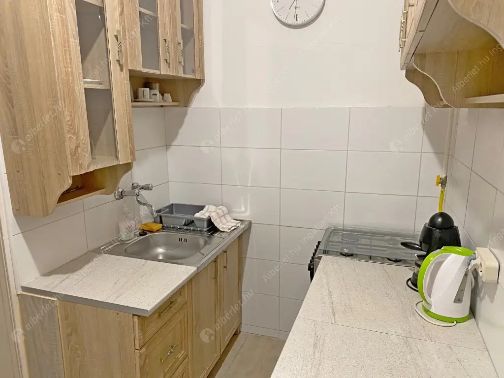 Kiadó albérlet 200000 Ft/hó áron: Budapest, VI. kerület  Rózsa utca. Mérete: 27 nm, 1 szobás | Alberlet.hu - 6598115