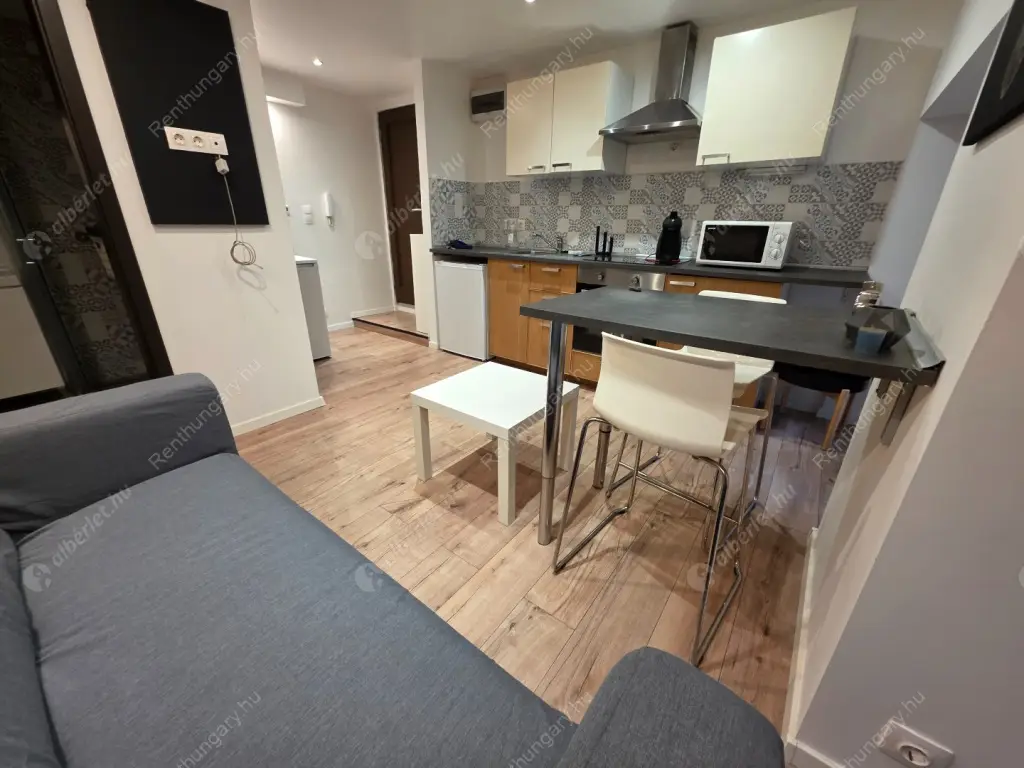 Kiadó albérlet 199000 Ft/hó áron: Budapest, VI. kerület  Rózsa utca. Mérete: 27 nm, 1 szobás | Alberlet.hu - 6634235