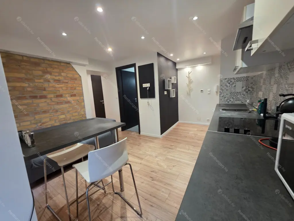 Kiadó albérlet 190000 Ft/hó áron: Budapest, VI. kerület  Rózsa utca. Mérete: 27 nm, 1 szobás | Alberlet.hu - 6670653