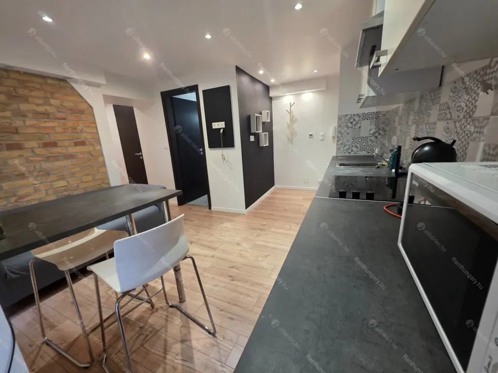 Kiadó albérlet 190000 Ft/hó áron: Budapest, VI. kerület  Rózsa utca. Mérete: 27 nm, 1 szobás | Alberlet.hu - 6670656