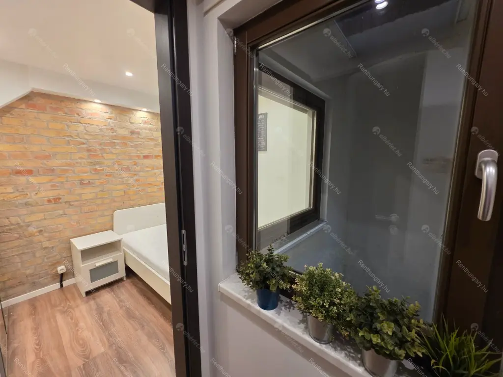 Kiadó albérlet 190000 Ft/hó áron: Budapest, VI. kerület  Rózsa utca. Mérete: 27 nm, 1 szobás | Alberlet.hu - 6670659