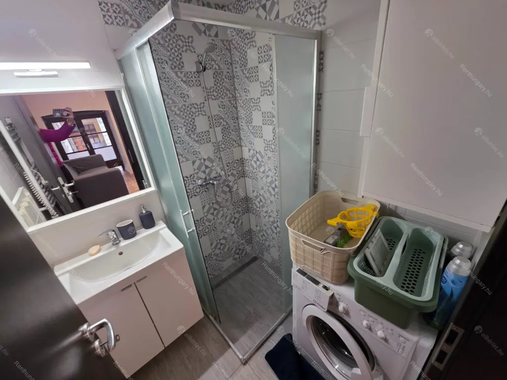 Kiadó albérlet 190000 Ft/hó áron: Budapest, VI. kerület  Rózsa utca. Mérete: 27 nm, 1 szobás | Alberlet.hu - 6670660