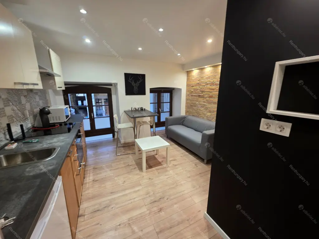 Kiadó albérlet 190000 Ft/hó áron: Budapest, VI. kerület  Rózsa utca. Mérete: 27 nm, 1 szobás | Alberlet.hu - 6670668