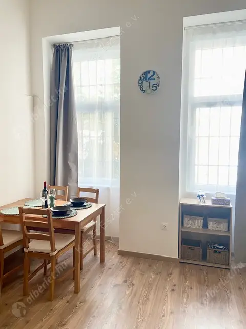 Kiadó albérlet 220000 Ft/hó áron: Budapest, VI. kerület  Rózsa utca. Mérete: 29 nm, 1 szobás | Alberlet.hu - 6533093