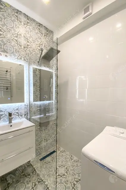 Kiadó albérlet 220000 Ft/hó áron: Budapest, VI. kerület  Rózsa utca. Mérete: 29 nm, 1 szobás | Alberlet.hu - 6533104