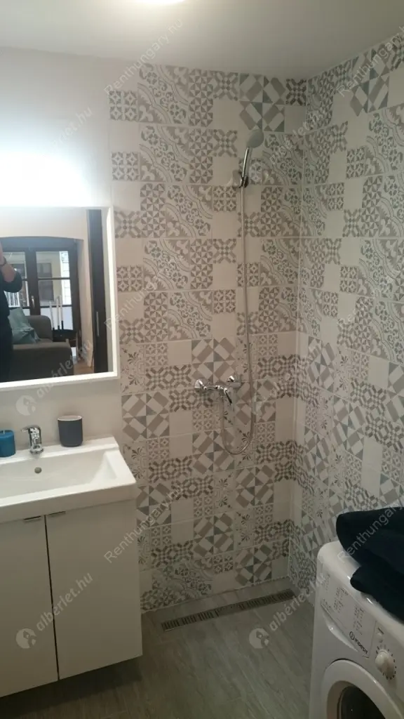 Kiadó albérlet 199000 Ft/hó áron: Budapest, VI. kerület  Rózsa utca. Mérete: 30 nm, 1 szobás | Alberlet.hu - 6633126