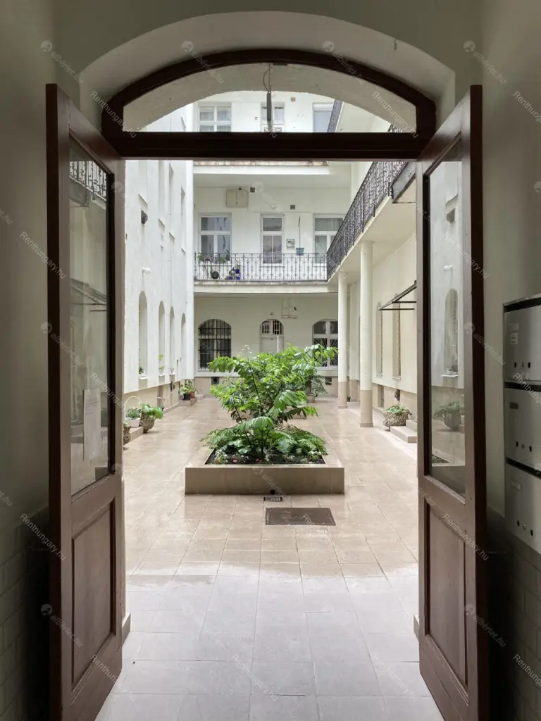 Kiadó albérlet 230000 Ft/hó áron: Budapest, VI. kerület  Rózsa utca. Mérete: 33 nm, 1 szobás | Alberlet.hu - 6677831