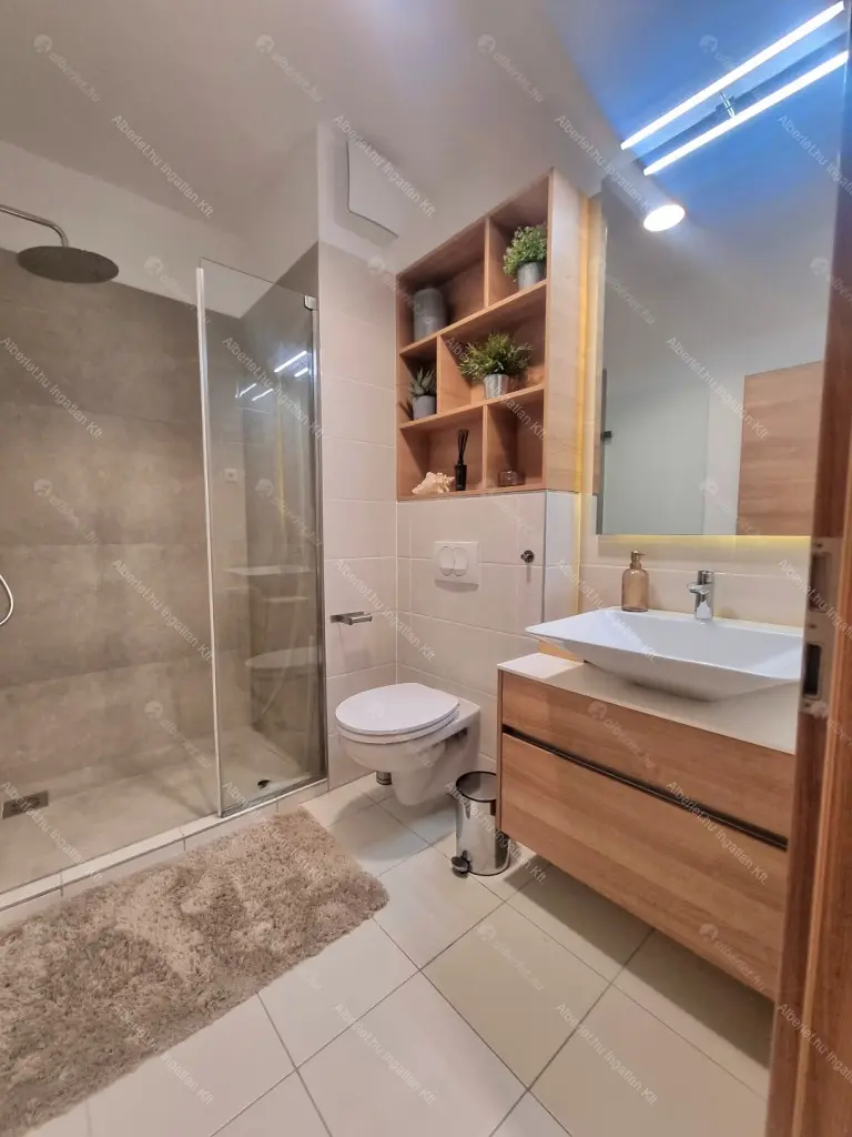 Kiadó albérlet 580000 Ft/hó áron: Budapest, VI. kerület  Rózsa utca. Mérete: 65 nm, 3 szobás | Alberlet.hu - 6692241